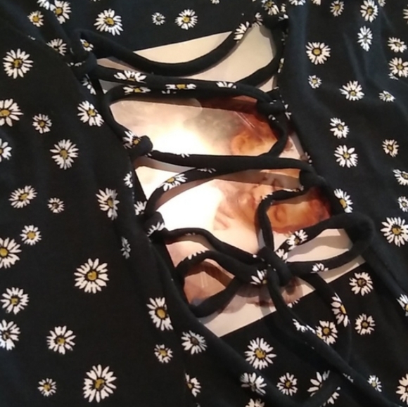Forever 21 Dresses & Skirts - Forever 21 Black Daisy Form Fitting Flowy (Skirt) Dress Like New!